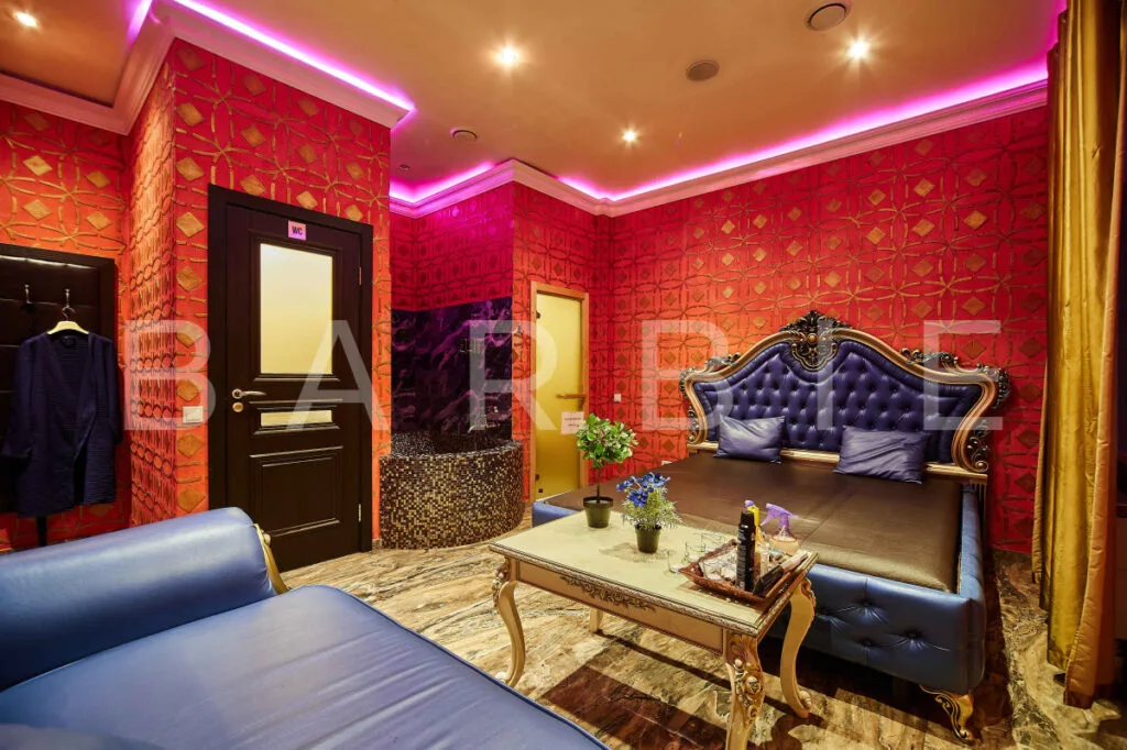 Атмосфера мальчишника в Barbie Spa